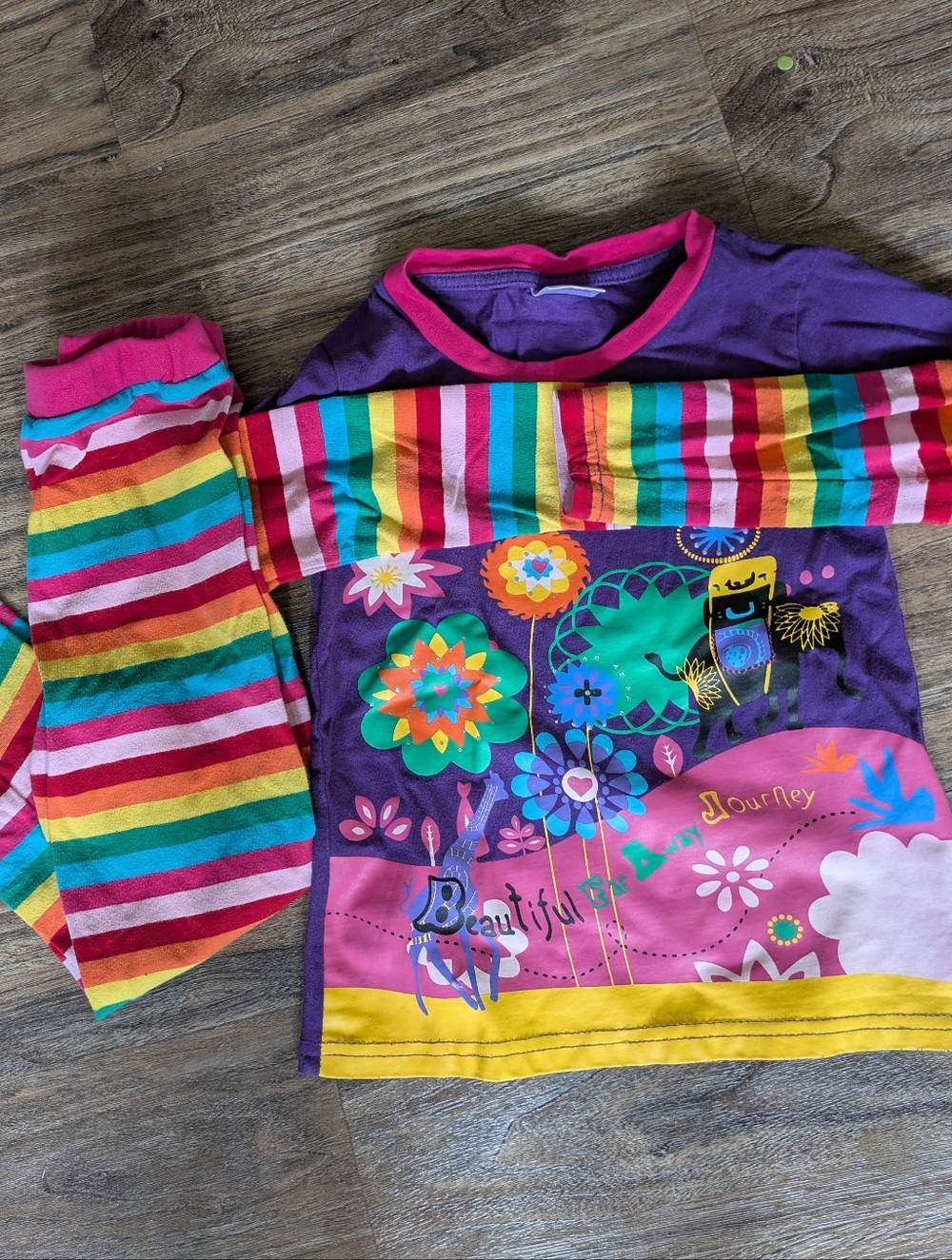 Super Nice Girl's 2 PC Rainbow Set. Sz 5